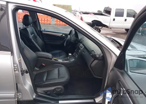 2005 Mercedes-Benz C 230 Kompressor Sport из США, поврежденный, VIN WDBRF40J55F622750